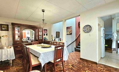 EN VENTA - CASA CON 4 DORMITORIOS Y ESTUDIO, EN EL BARRIO LAS PENCAS