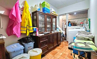 EN VENTA - CASA CON 4 DORMITORIOS Y ESTUDIO, EN EL BARRIO LAS PENCAS