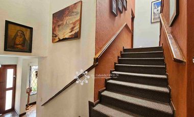 EN VENTA - CASA CON 4 DORMITORIOS Y ESTUDIO, EN EL BARRIO LAS PENCAS