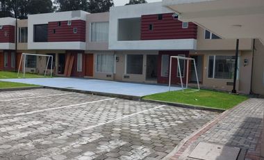 Vendo casa Valle de los chillos