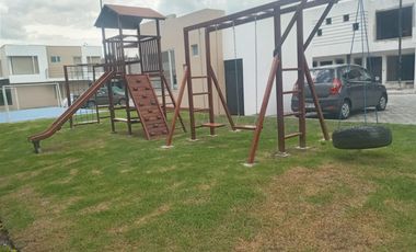 Vendo casa Valle de los chillos