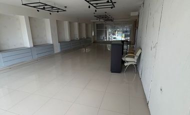 EXCELENTE LOCAL EN RENTA BOSQUES DE LAS LOMAS