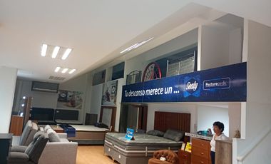 RENTO LOCAL EN BUENA UBICACIÓN CERCA DEL ACUARIO