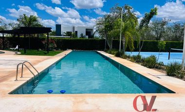 CASA EN PRIVADA CON CASA CLUB EN YAXKUKUL