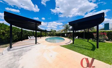 CASA EN PRIVADA CON CASA CLUB EN YAXKUKUL