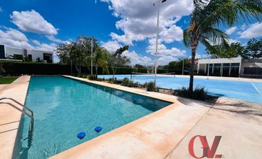 CASA EN PRIVADA CON CASA CLUB EN YAXKUKUL