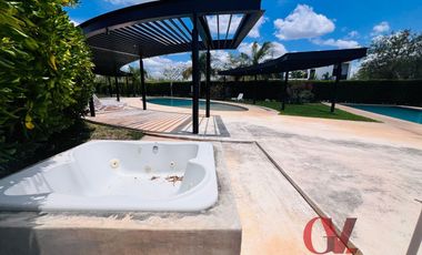 CASA EN PRIVADA CON CASA CLUB EN YAXKUKUL