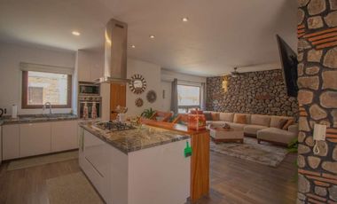 Casa en Residencial, con Espacios Versátiles y Estilo Único