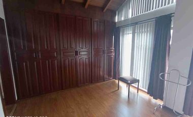 DEPARTAMENTO AMOBLADO EN RENTA – LA FLORESTA, CENTRO NORTE DE QUITO