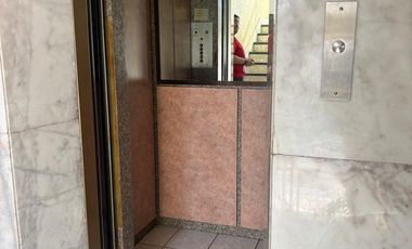 OFICINAS EN SEGUNDO PISO EN EDIFICIO SOBRE AVE UNIVERSIDAD