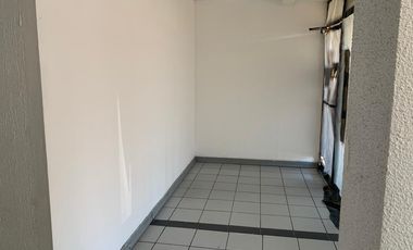 LOCAL EN PLANTA BAJA CON SOTANO EN EDIFICIO SOBRE AVE UNIVERSIDAD