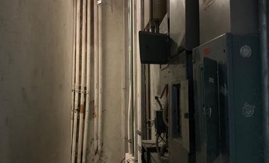 LOCAL EN PLANTA BAJA CON SOTANO EN EDIFICIO SOBRE AVE UNIVERSIDAD