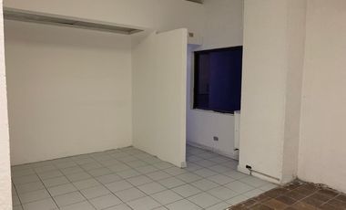 LOCAL EN PLANTA BAJA CON SOTANO EN EDIFICIO SOBRE AVE UNIVERSIDAD