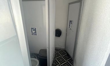 OFICINAS HABILITADAS EN MEZZANINE EN EDIFICIO SOBRE AVENIDA UNIVERSIDAD
