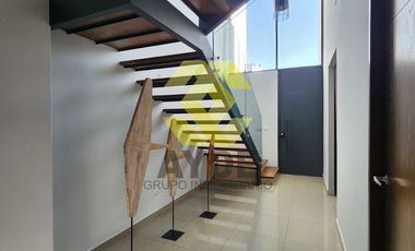 CASA EN VENTA EN SOLARES INT. 185