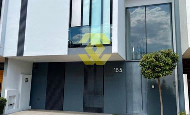 CASA EN VENTA EN SOLARES INT. 185