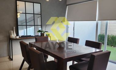 CASA EN VENTA EN SOLARES INT. 185