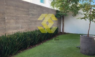 CASA EN VENTA EN SOLARES INT. 185