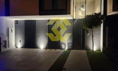 CASA EN VENTA EN SOLARES INT. 185