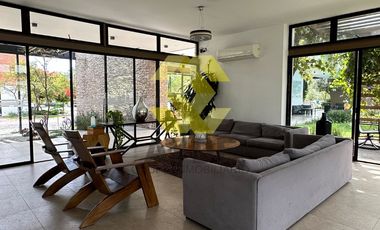 CASA EN VENTA EN SOLARES INT. 185