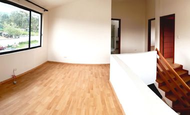 🏡 VENDO Casa Espectacular  en  en San Juan de Conocoto – 5 habitaciones – 372 m² – Conjunto privado