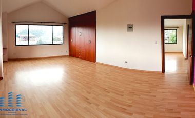 🏡 VENDO Casa Espectacular  en  en San Juan de Conocoto – 5 habitaciones – 372 m² – Conjunto privado