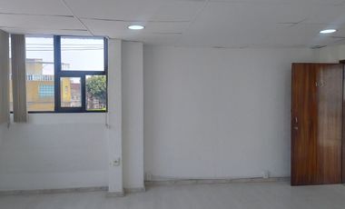 Renta de Oficina (zona toreo 4 caminos)