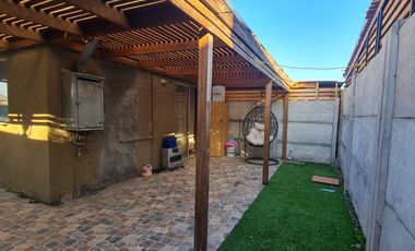 Casa 2 dormitorios 2 baños, Av San Luis Lampa