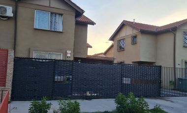 Casa 2 dormitorios 2 baños, Av San Luis Lampa