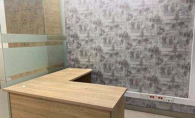 Oficina AMOBLADA en venta en Altos del Poblado, Poblado