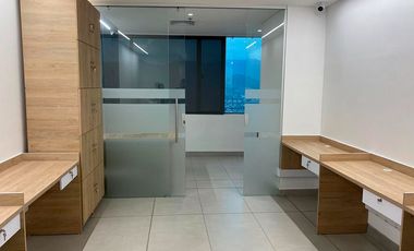 Oficina AMOBLADA en venta en Altos del Poblado, Poblado