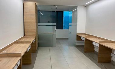 Oficina AMOBLADA en venta en Altos del Poblado, Poblado