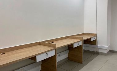 Oficina AMOBLADA en venta en Altos del Poblado, Poblado