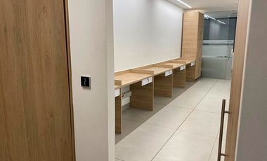 Oficina AMOBLADA en venta en Altos del Poblado, Poblado