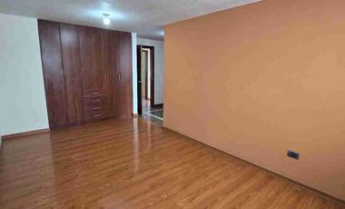 Casa Rentera con 2 departamentos en el norte de Quito sector Mastodontes precio de Oportunidad y excelente rentabilidad