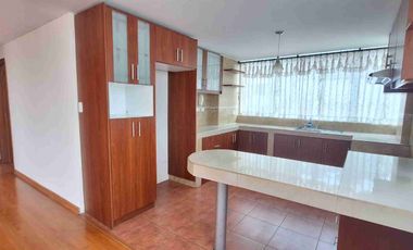 Casa Rentera con 2 departamentos en el norte de Quito sector Mastodontes precio de Oportunidad y excelente rentabilidad