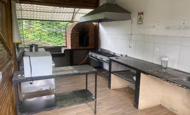Vendo Hacienda de 3 hectáreas con restaurante en Puerto Quito, Pichincha , Ecuador.