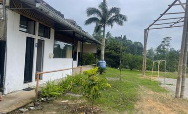 Vendo Hacienda de 3 hectáreas con restaurante en Puerto Quito, Pichincha , Ecuador.