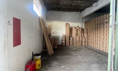 En alquiler galpón en sector industrial Vergeles.(JP)