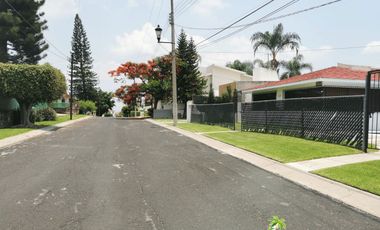 Terreno estratégico en Lomas de Cocoyoc, Calle Gorrión.