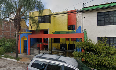 Sk09 Remate Bancario Propiedad En Primavera Real 386, San Joaquín, Zamora De Hidalgo