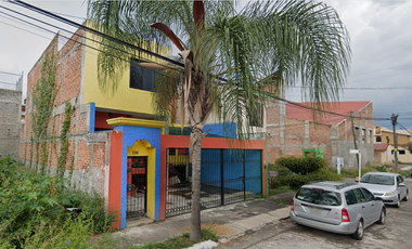 Sk09 Remate Bancario Propiedad En Primavera Real 386, San Joaquín, Zamora De Hidalgo