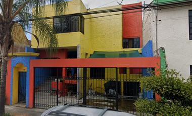 Sk09 Remate Bancario Propiedad En Primavera Real 386, San Joaquín, Zamora De Hidalgo