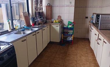 Oportunidad: Amplia casa 4 dormitorios en Los Lirios, Concepción