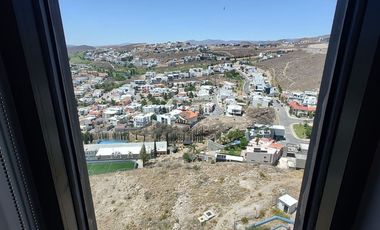 Exclusivo Depto Amueblado de 1 Recámara en Torre Cénit con Espectacular Vista al Campo Golf