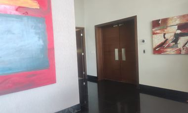 Exclusivo Depto Amueblado de 1 Recámara en Torre Cénit con Espectacular Vista al Campo Golf