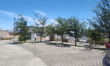 Exclusivo Depto Amueblado de 1 Recámara en Torre Cénit con Espectacular Vista al Campo Golf