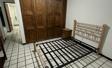 CASA/OFICINA SOBRE EL CORREDOR DEL BAJÍO! EXCELENTE UBICACIÓN!