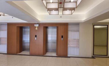 Spacious 2-Bedroom Condominium corner Unit