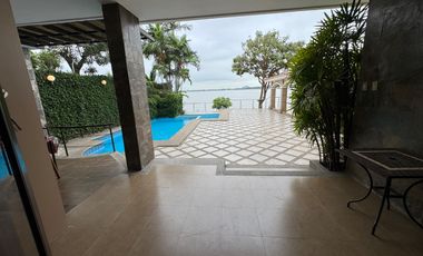 En venta casa de 5 dormitorios en Urb.Aquamarina en la vía Samborondón km 1.